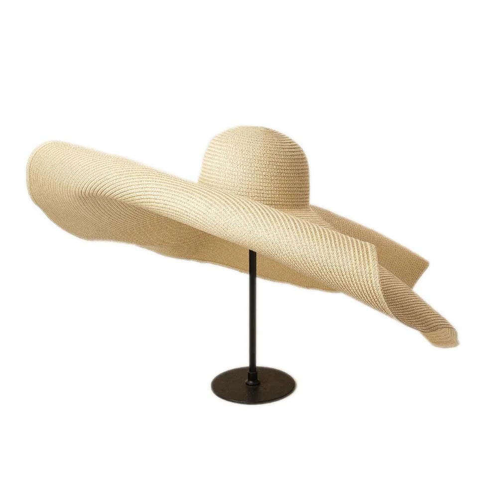 Chapeau De Paille Géant