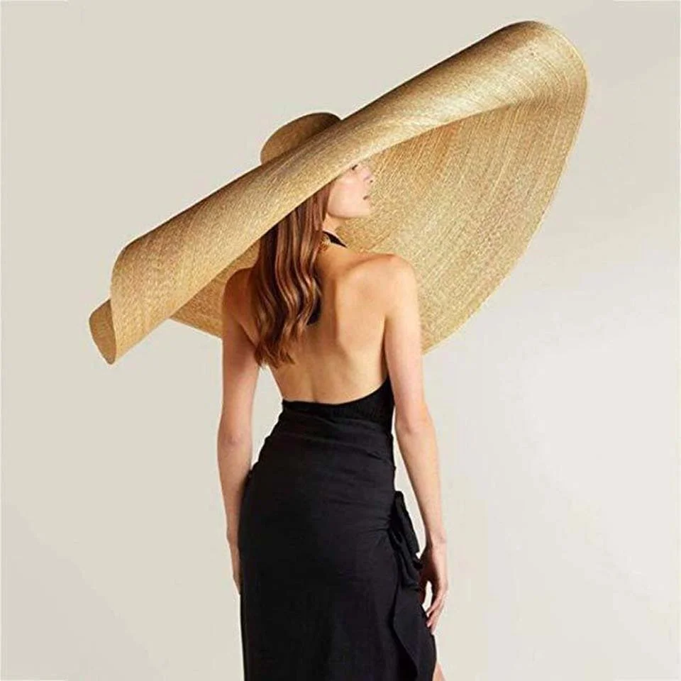 Chapeau De Paille Géant