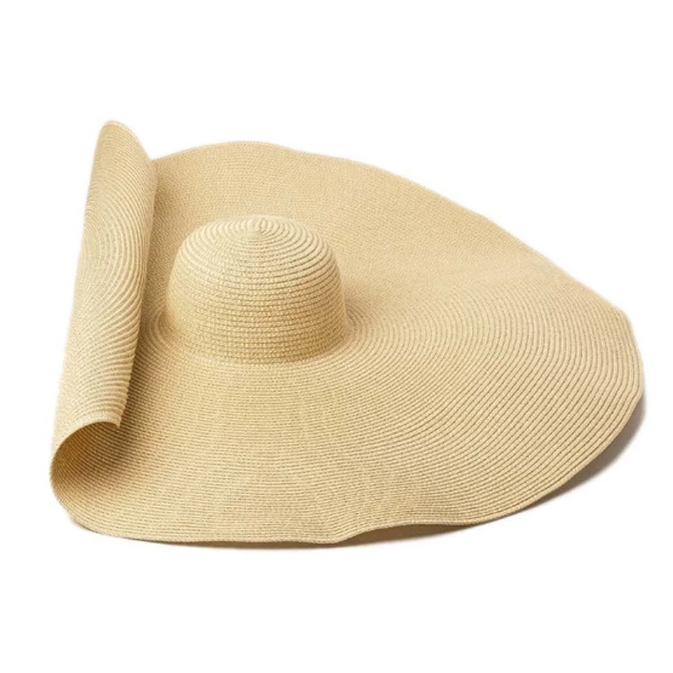 Chapeau De Paille Géant
